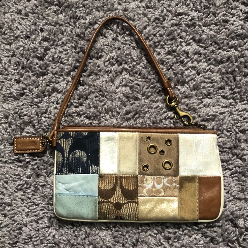 COACH | Wristlet